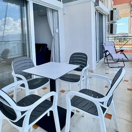 Miracle Sea Apartment